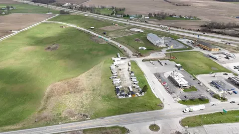 77 E Wall Rd, Warren, IN 46792 photo 5