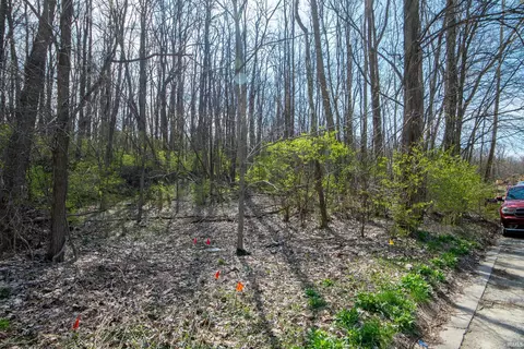 2608 Emerson Forest Pkwy, South Bend, IN 46614