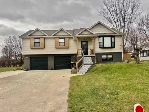 304 Georgian Ln, Logansport, IN 46947