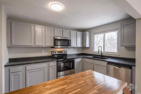Kitchen - 5704 E Robert St, Muncie, IN 47303 photo 2 of 5