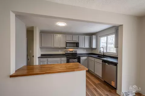 Kitchen - 5704 E Robert St, Muncie, IN 47303 photo 1 of 5