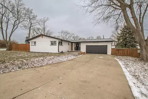 Exterior - 5704 E Robert St, Muncie, IN 47303 photo 1 of 5