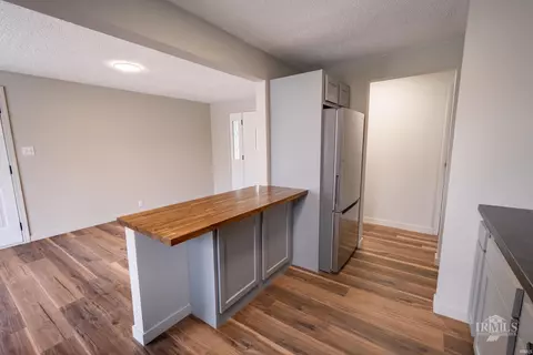 Kitchen - 5704 E Robert St, Muncie, IN 47303 photo 3 of 5