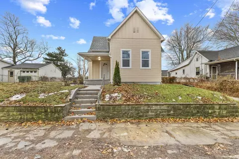 313 W 10th St, Muncie, IN 47302