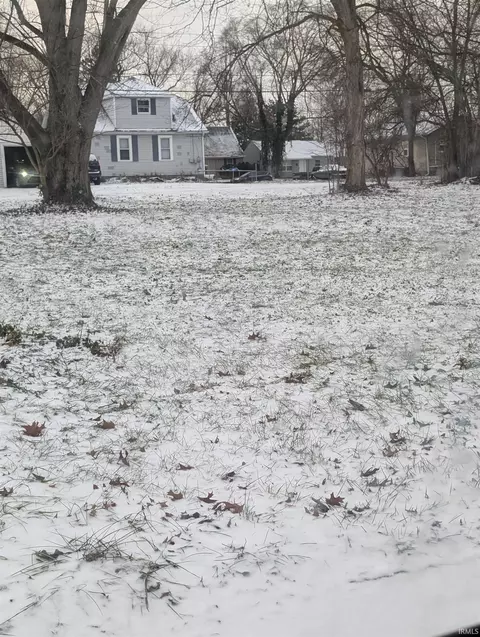 1337 N Olive St, South Bend, IN 46628