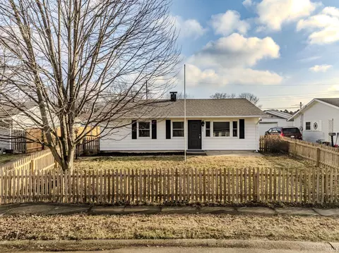 204 Avalon Ln, Chesterfield, IN 46017