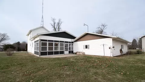 Exterior - 915 Hawpatch St, Lagrange, IN 46761 photo 3 of 10