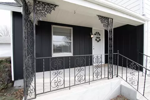 Exterior - 915 Hawpatch St, Lagrange, IN 46761 photo 1 of 10