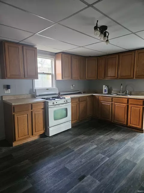 Kitchen - 305 W Section St, Claypool, IN 46510 photo 3 of 4