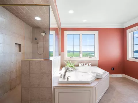 Bath - 8217 E Constitution Dr, Syracuse, IN 46567 photo 2 of 3