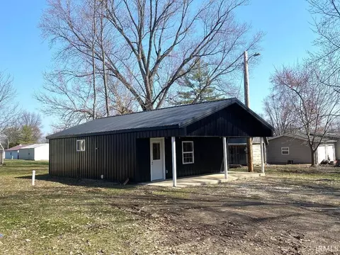 956 SW C St, Linton, IN 47441