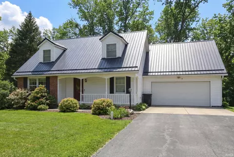 1588 Country Homes Dr, Ligonier, IN 46767