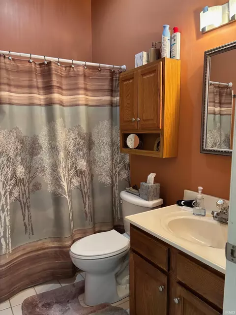 Bath - 502 E Hickory Stick Ct, Bloomington, IN 47401 photo 3 of 3
