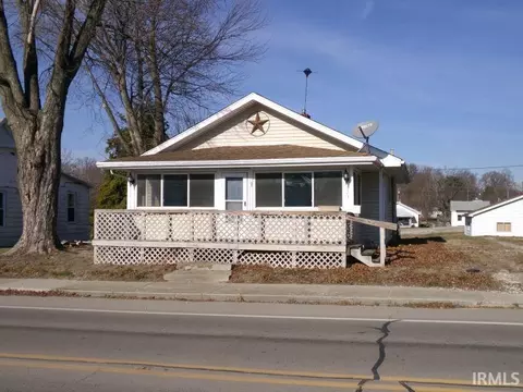 523 W Morton St, Oakland City, IN 47660