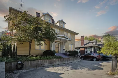 437 E Beardsley Ave, Elkhart, IN 46514