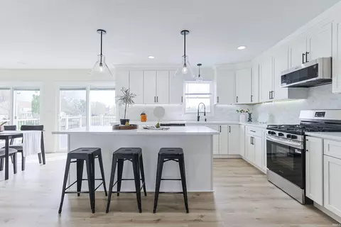 Kitchen - 15626 Cold Spring Ct, Granger, IN 46530 photo 2 of 5