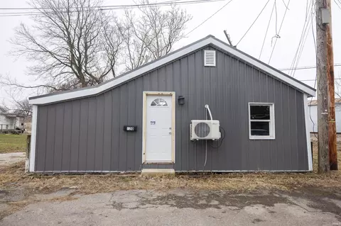 620 S Gharkey St, Muncie, IN 47305
