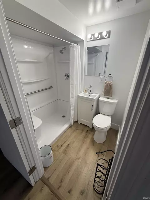 Bath - 60220 Ruby St, South Bend, IN 46614 photo 2 of 2