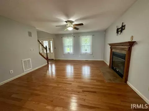 Living - 5495 Sandpit Rd, Bedford, IN 47421 photo 2 of 4
