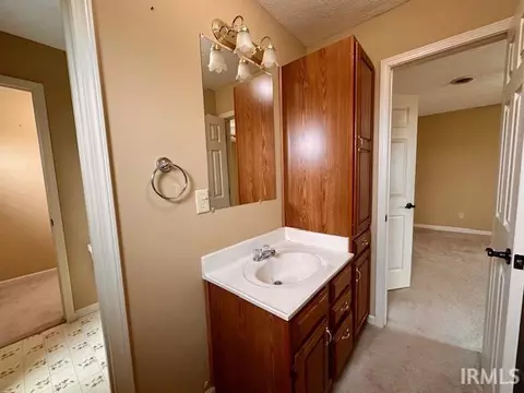 Bath - 5495 Sandpit Rd, Bedford, IN 47421 photo 4 of 6