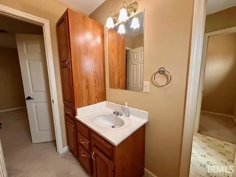Bath - 5495 Sandpit Rd, Bedford, IN 47421 photo 6 of 6