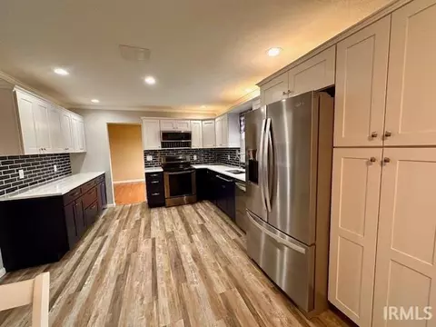 Kitchen - 5495 Sandpit Rd, Bedford, IN 47421 photo 4 of 4