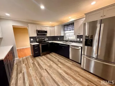 Kitchen - 5495 Sandpit Rd, Bedford, IN 47421 photo 3 of 4