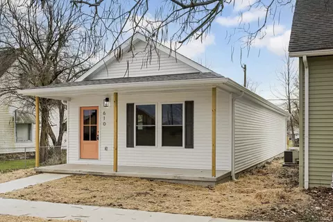 610 W Frank St, Mitchell, IN 47446 photo 2