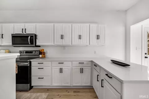 Kitchen - 4313 Springmill Dr, Kokomo, IN 46902 photo 2 of 4
