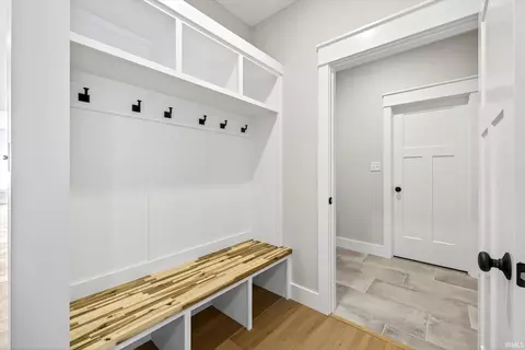 Entry Way - 724 E Crestline Dr, Bloomington, IN 47401 photo 2 of 4