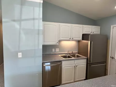 Kitchen - 3849 S Cramer Cir, Bloomington, IN 47403 photo 2 of 3