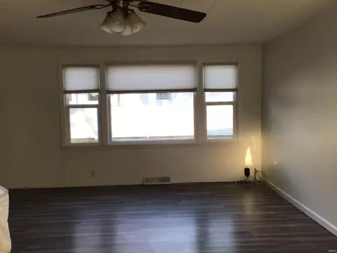 Living - 474 E Decker Dr, Winamac, IN 46996 photo 3 of 4
