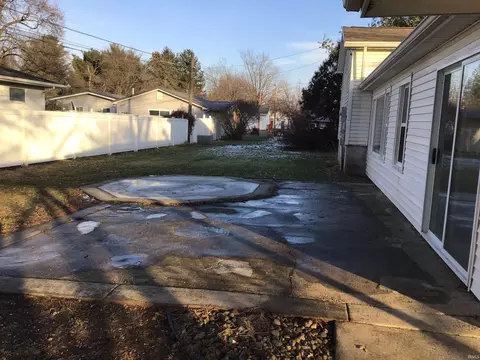 Exterior - 474 E Decker Dr, Winamac, IN 46996 photo 3 of 4