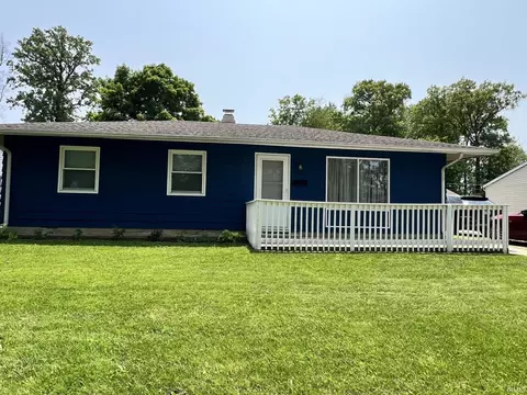 1104 Larch Ln, Fort Wayne, IN 46825