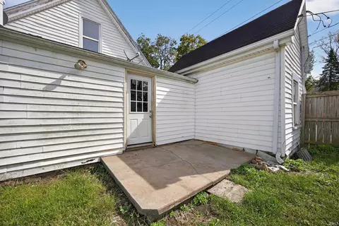 Exterior - 213 N 8th St, Mitchell, IN 47446 photo 6 of 9