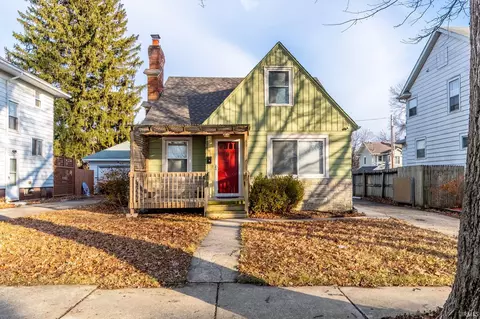 1634 Hinton Dr, Fort Wayne, IN 46808