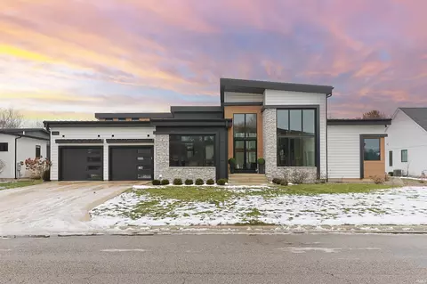 11500 Greyson Alan Dr, Granger, IN 46530