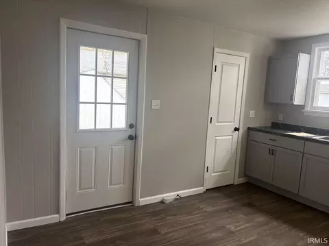 Entry Way - 6 E Pearl St, Washington, IN 47501 photo 1 of 4