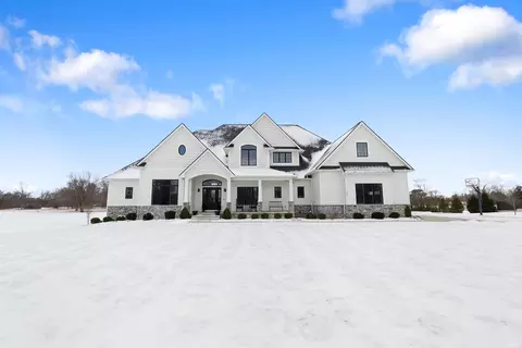 549 Morningstar Rd, Auburn, IN 46706