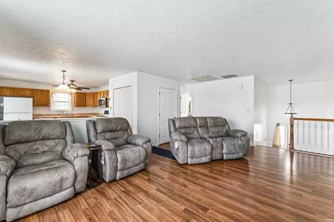 Other - 409 W Heritage Dr, Delphi, IN 46923 photo 2 of 9