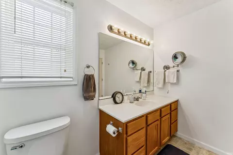 Bath - 409 W Heritage Dr, Delphi, IN 46923 photo 2 of 3