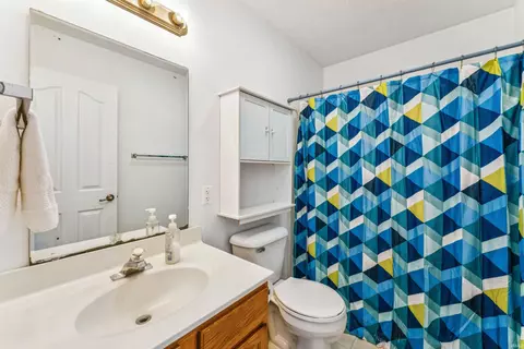 Bath - 409 W Heritage Dr, Delphi, IN 46923 photo 3 of 3