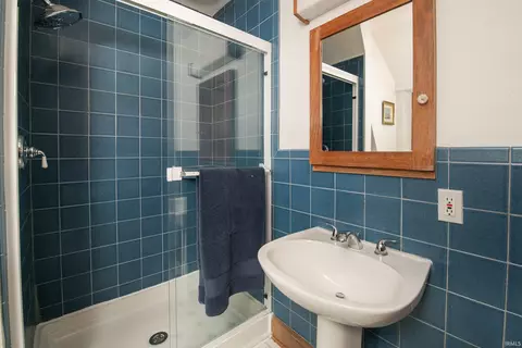 Bath - 822 S Stull Ave, Bloomington, IN 47401 photo 2 of 3