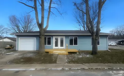 2036 Van Bibber Lake Est, Greencastle, IN 46135