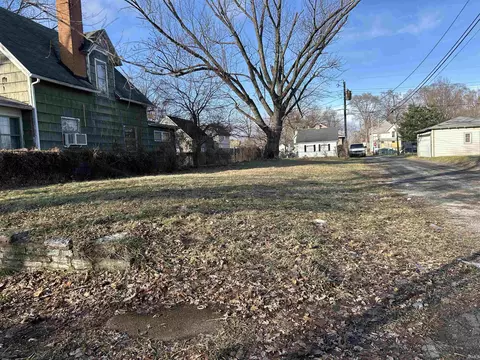 321 E Bowman St, South Bend, IN 46613