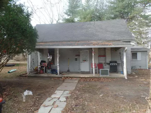 1208 S First St, Bloomfield, IN 47424