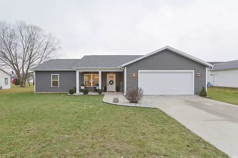 29710 Newcastle Dr, Elkhart, IN 46514