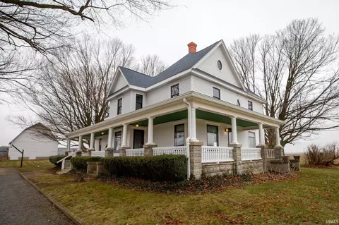 14229 Juniper Rd, Argos, IN 46501