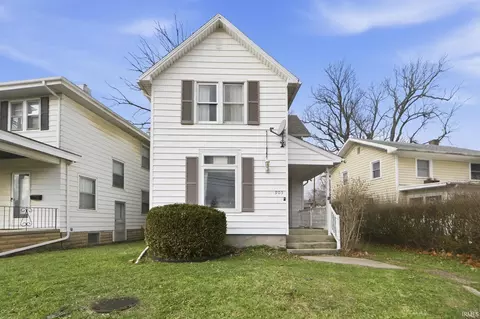 905 Crescent Ave, Fort Wayne, IN 46805