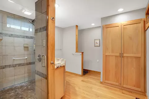 Bath - 609 E Audubon Dr, Bloomington, IN 47408 photo 1 of 5